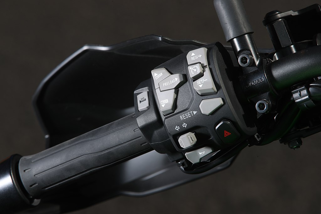 kawasaki_my19_versys_1000_se_52