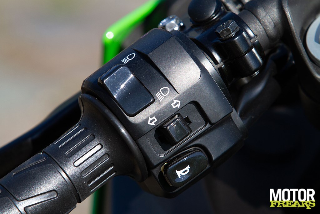 kawasaki_my23_ninja_400_30