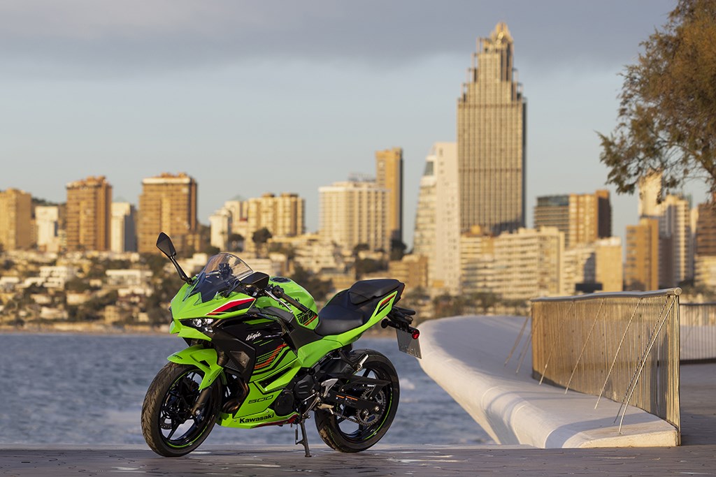 kawasaki_my24_ninja500_02