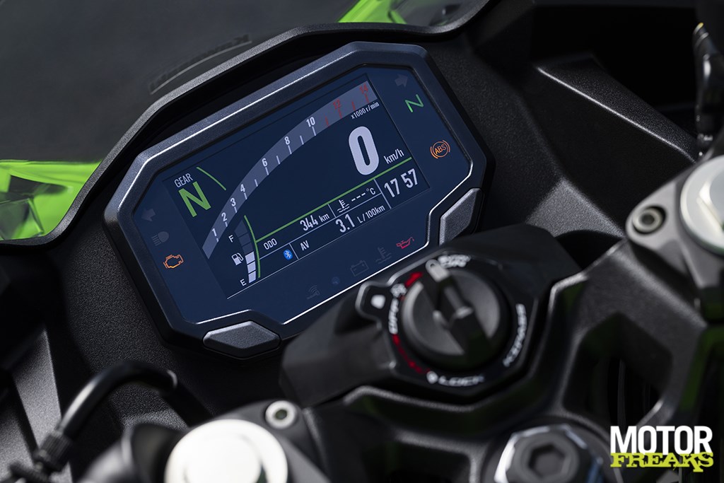 kawasaki_my24_ninja500_11