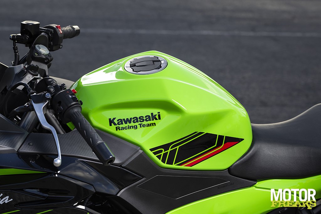 kawasaki_my24_ninja500_24