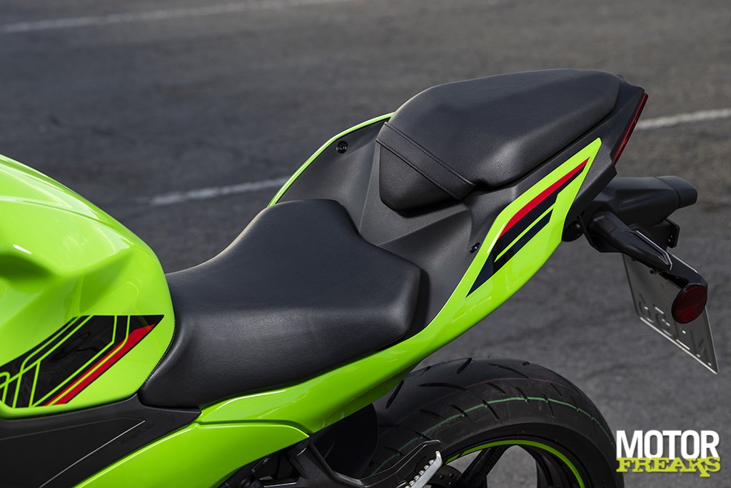 kawasaki_my24_ninja500_25