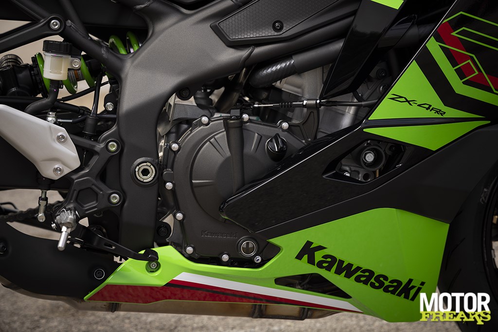 kawasaki_my24_ninja_zx-4rr_39