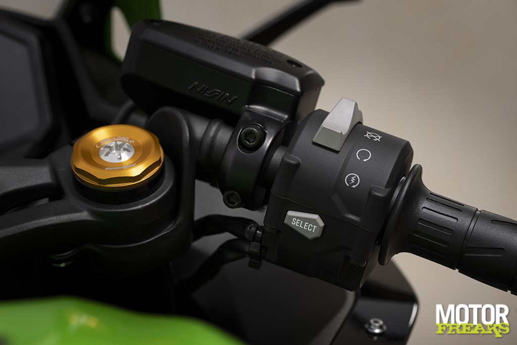 kawasaki_my24_ninja_zx-4rr_43