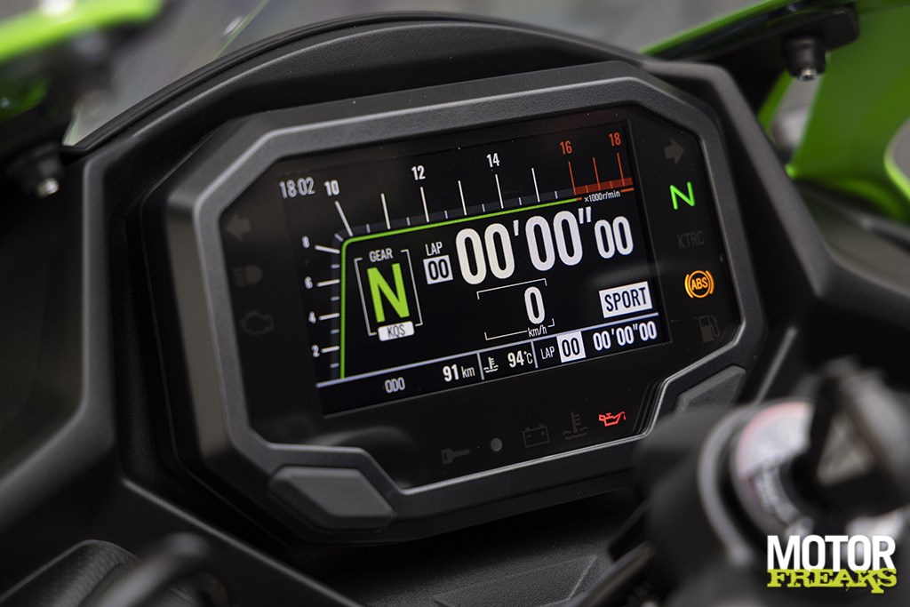 kawasaki_my24_ninja_zx-4rr_50