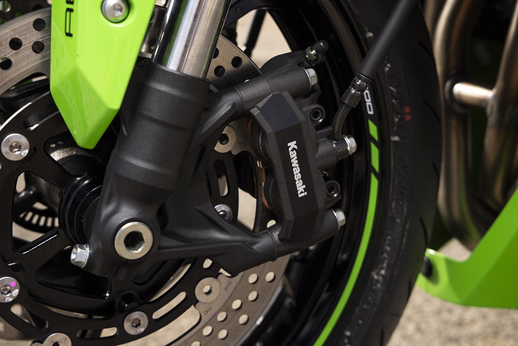 kawasaki_my24_ninja_zx-4rr_54