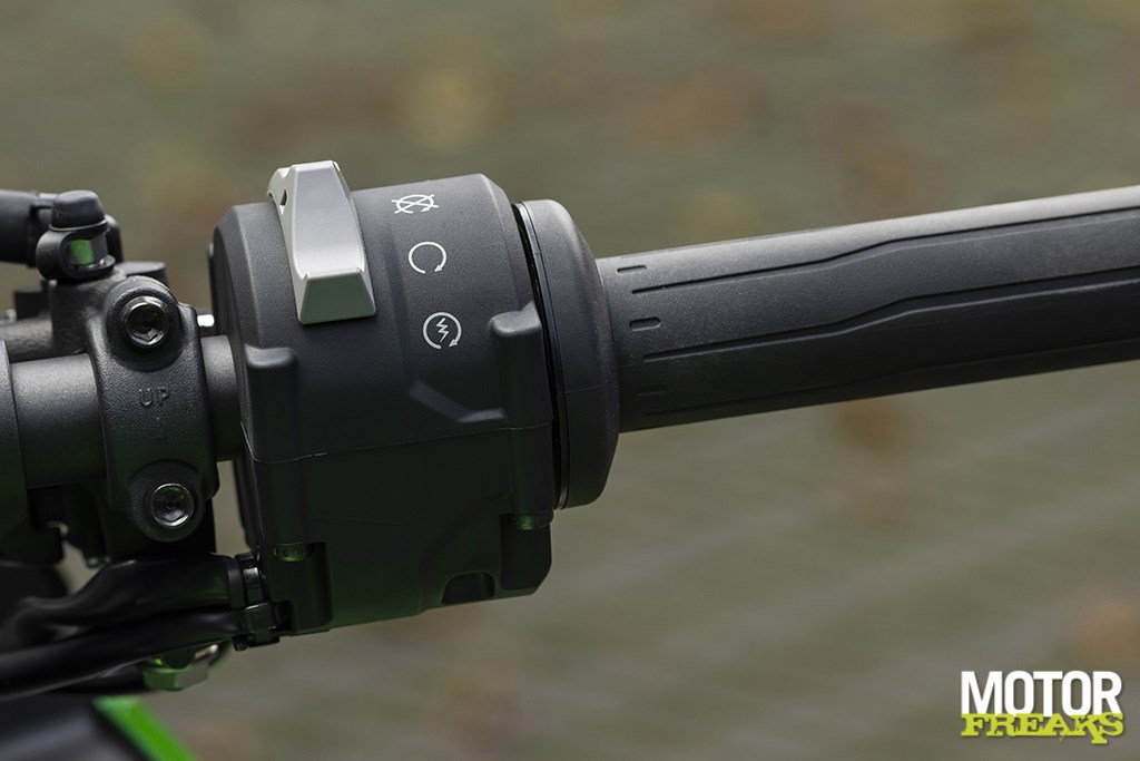 kawasaki_my25_ninja_1100_sx_se_50