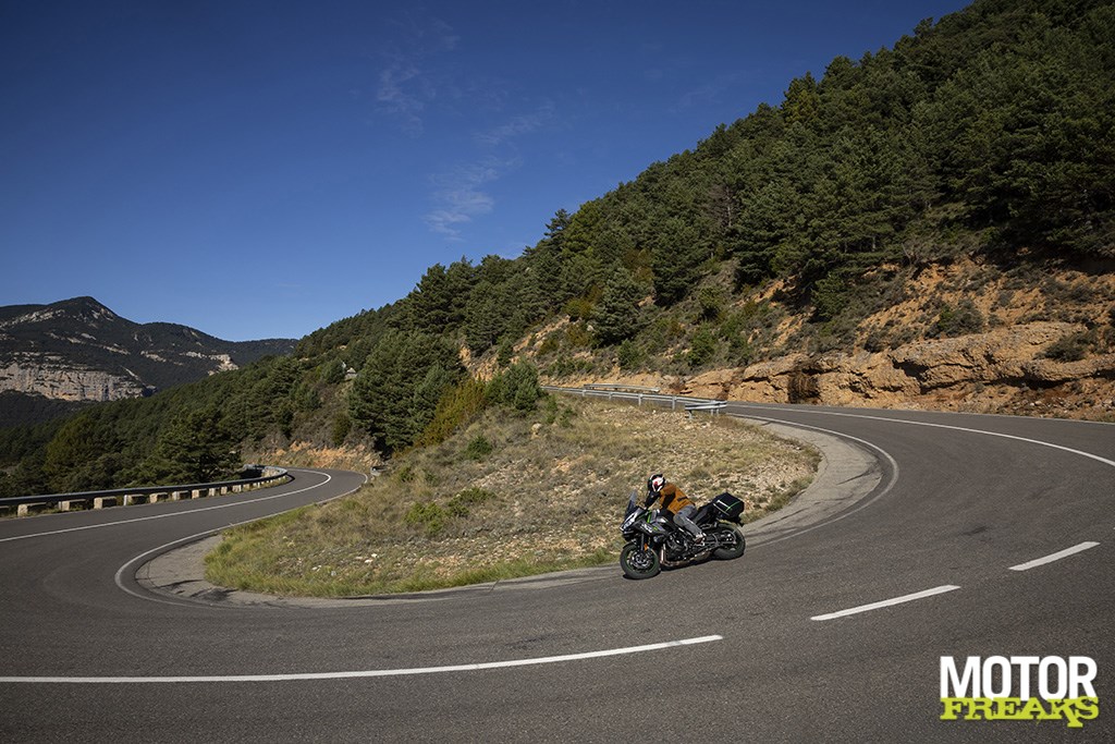 kawasaki_my25_versys_1100_se_06