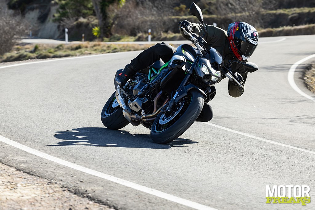 kawasaki_my25_z900_17