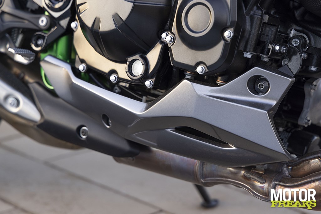 kawasaki_my25_z900se_04