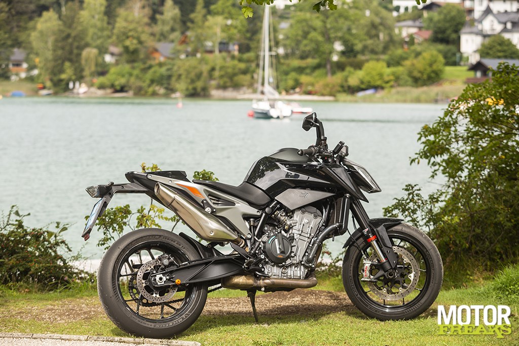 ktm_890_duke_r_17