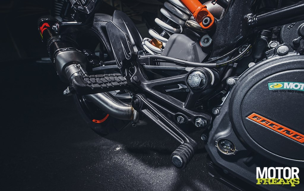 ktm_my17_125_duke_24