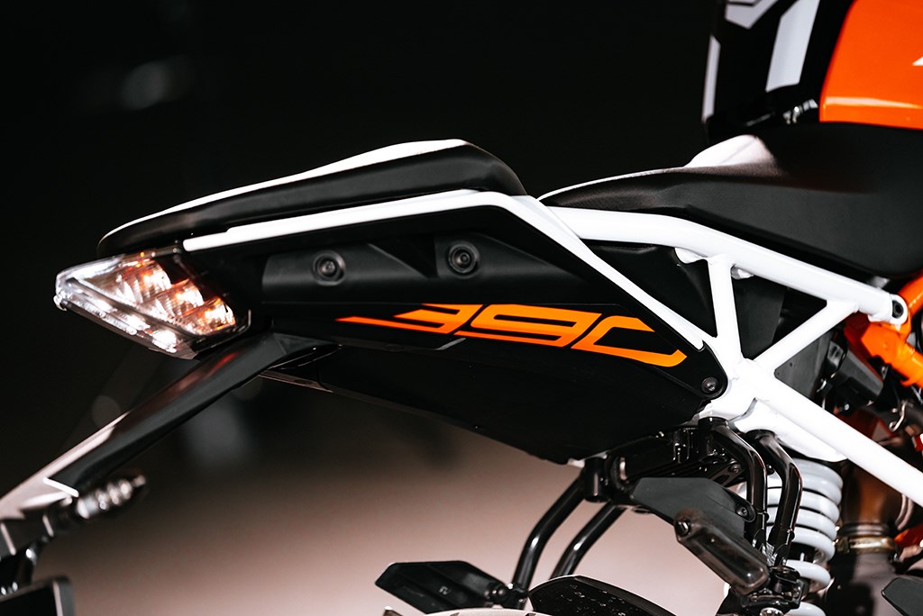ktm_my17_390_duke_49