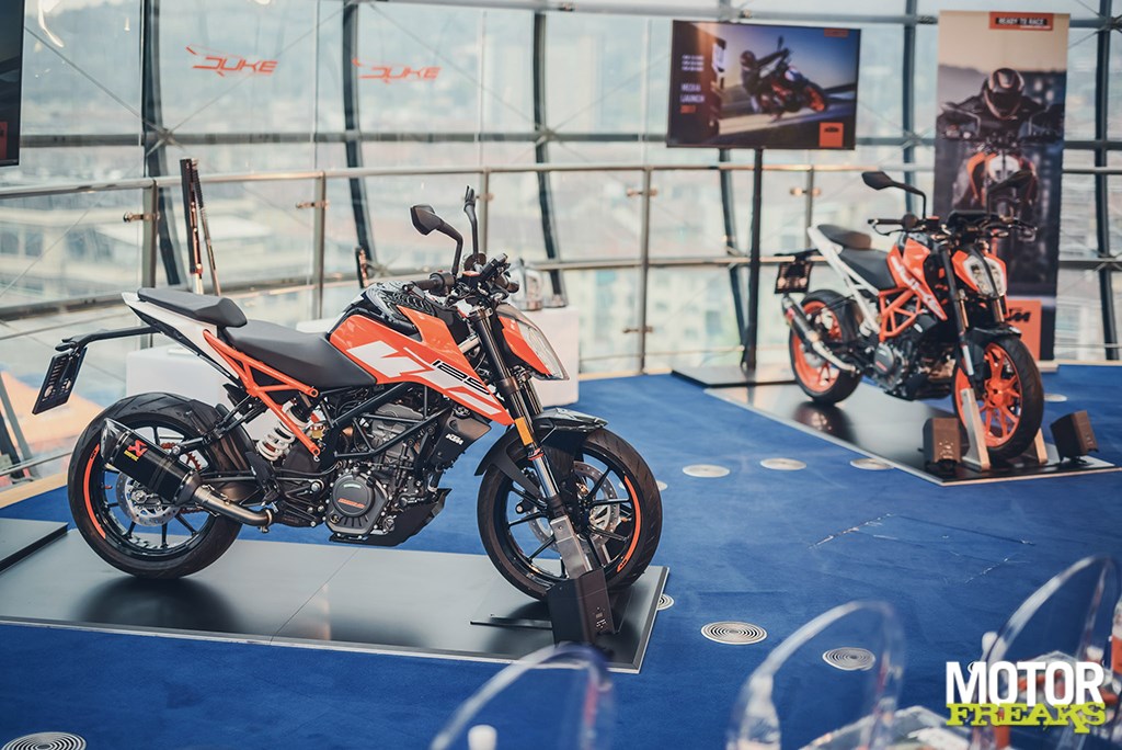 ktm_my17_duke_2