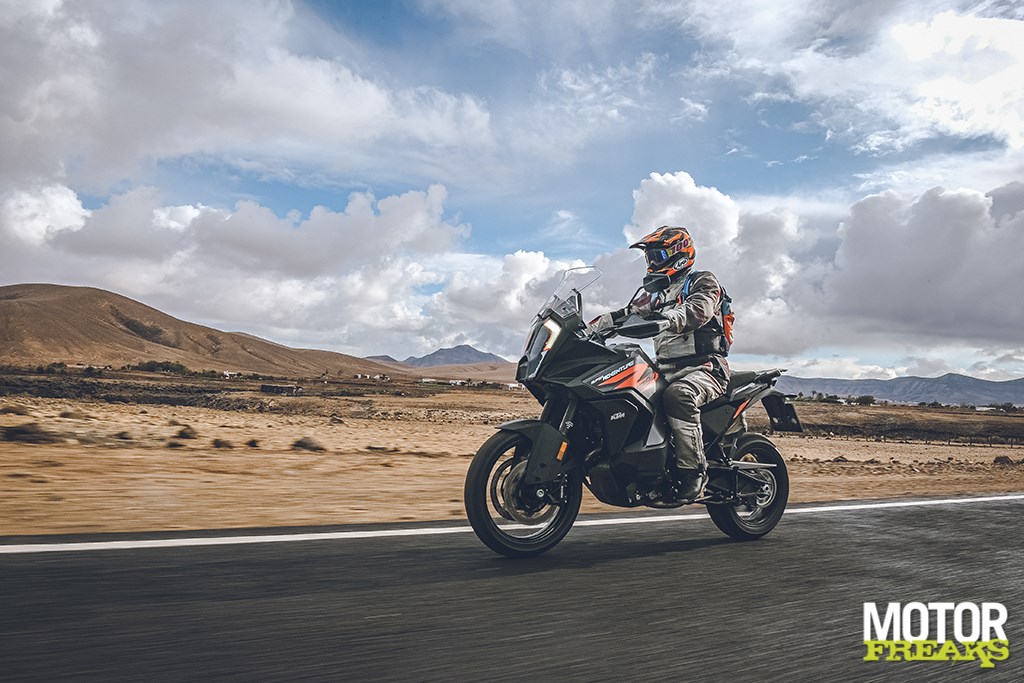 ktm_my21_super_adventure_s_2