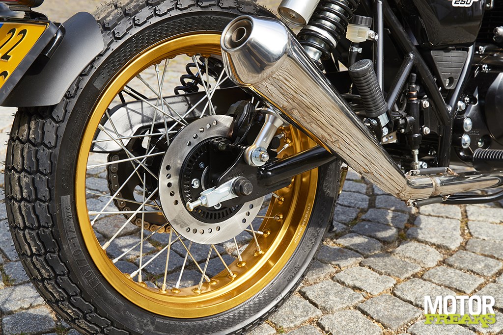 mash_my19_dirt_track_250_8