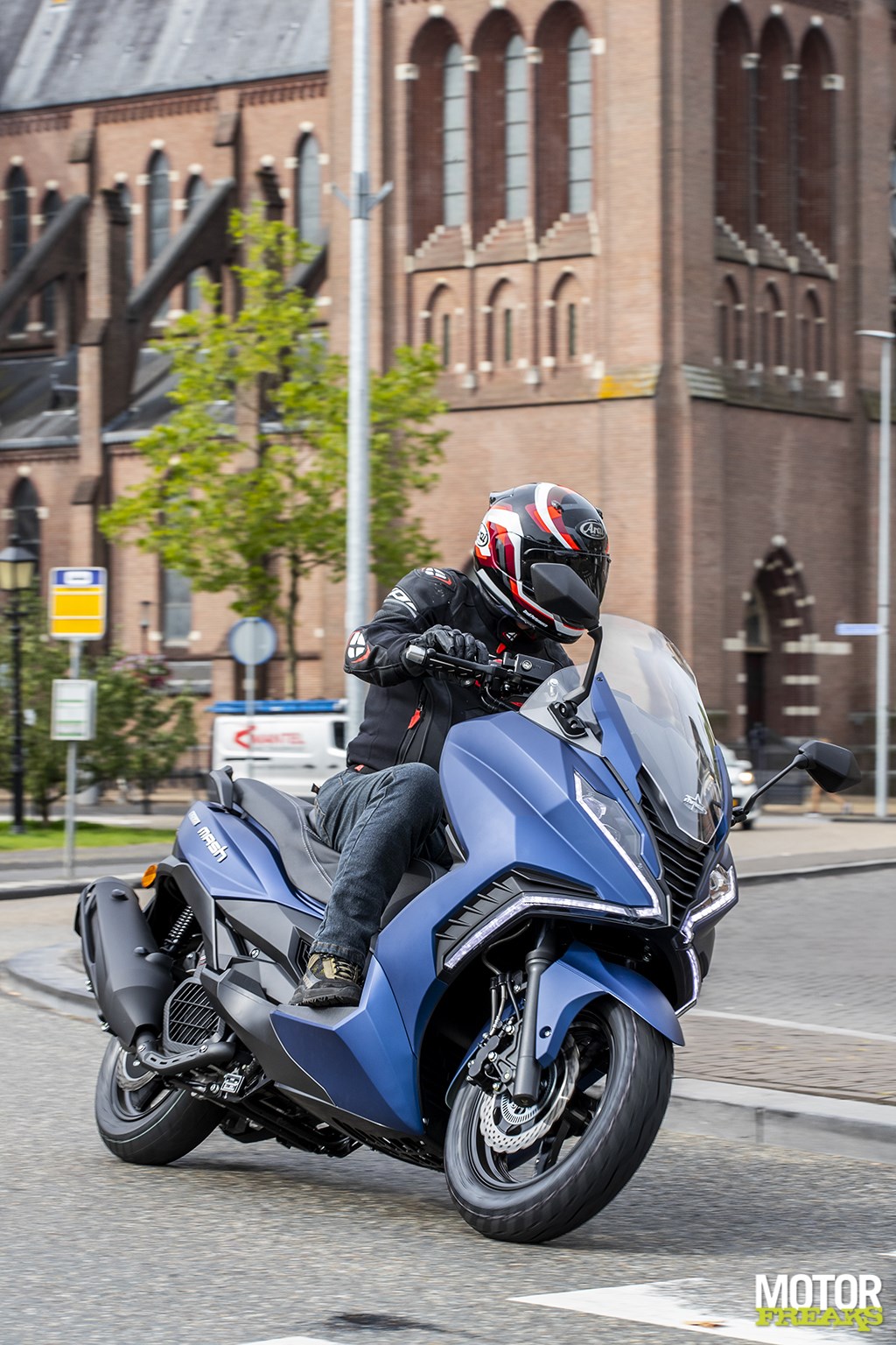 mash_my23_belena_125_8