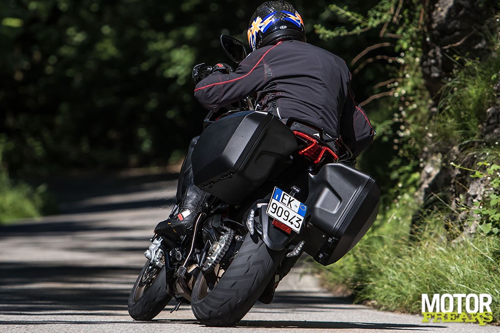 mv_agusta_turismo_veloce_800_lusso_18