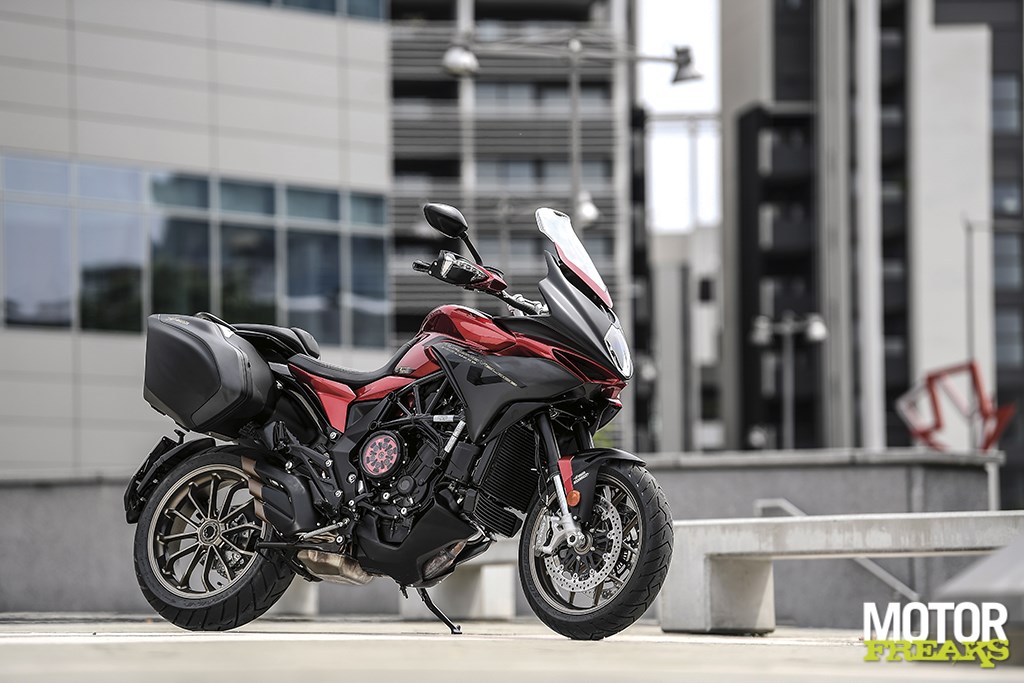 mv_agusta_turismo_veloce_800_lusso_28