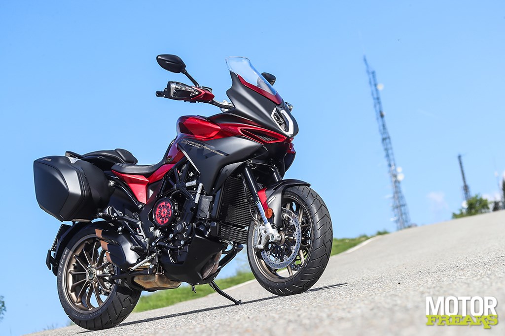 mv_agusta_turismo_veloce_800_lusso_35