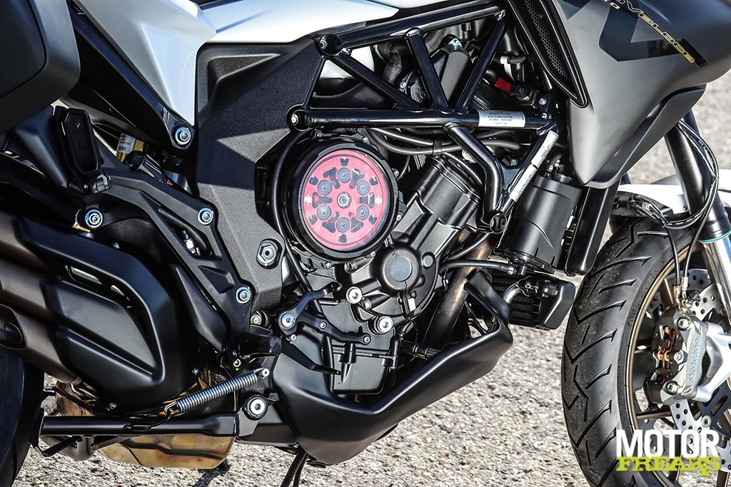 mv_agusta_turismo_veloce_800_lusso_39