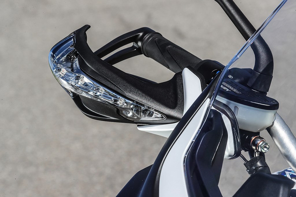 mv_agusta_turismo_veloce_800_lusso_52