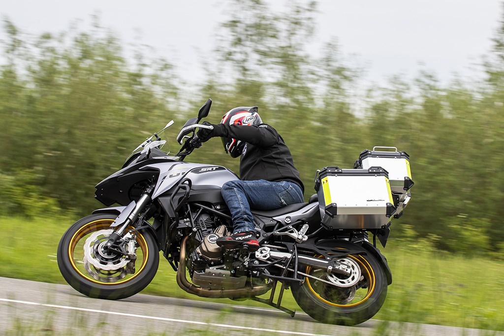 qjmotor_srt_700_sx_06-1