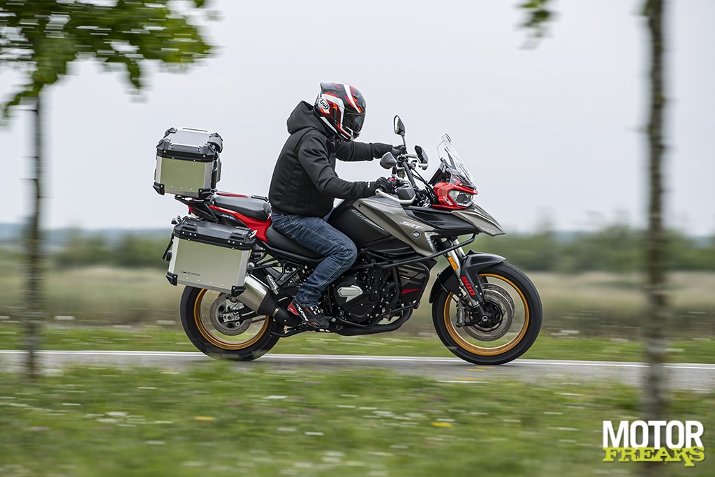 qjmotor_srt_800_sx_01