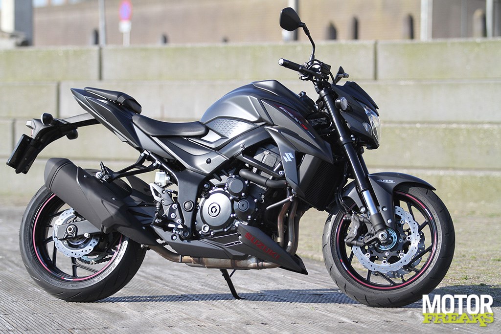 suzuki_my17_gsx-s750z_1
