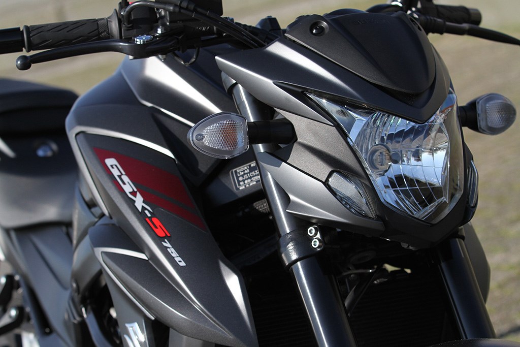 suzuki_my17_gsx-s750z_15
