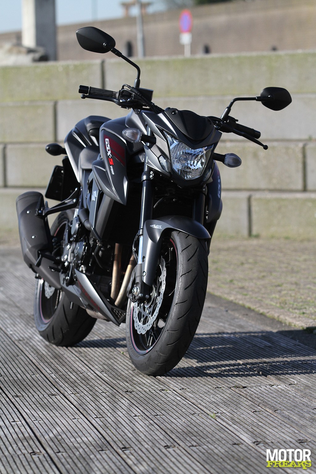suzuki_my17_gsx-s750z_3