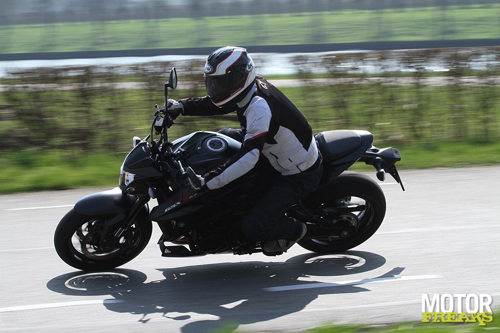 suzuki_my17_gsx-s750z_34