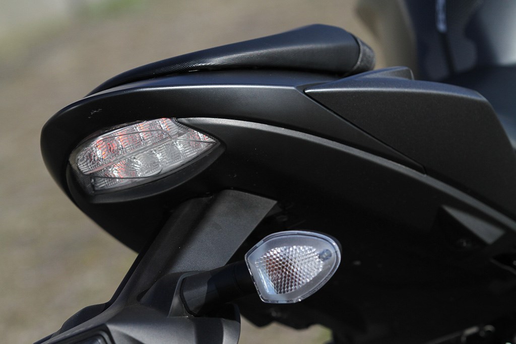 suzuki_my17_gsx-s750z_8