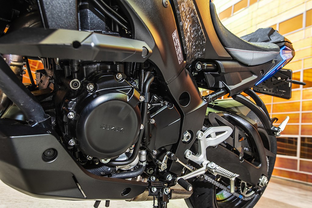 suzuki_my21_gsx-s950_13