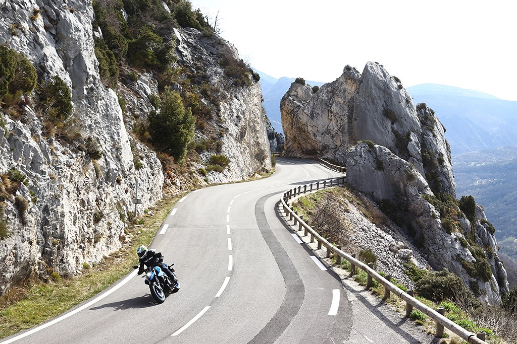 suzuki_my23_gsx-8s_2-1