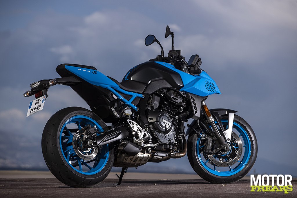 suzuki_my23_gsx-8s_26