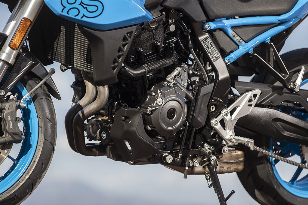 suzuki_my23_gsx-8s_36-1-1