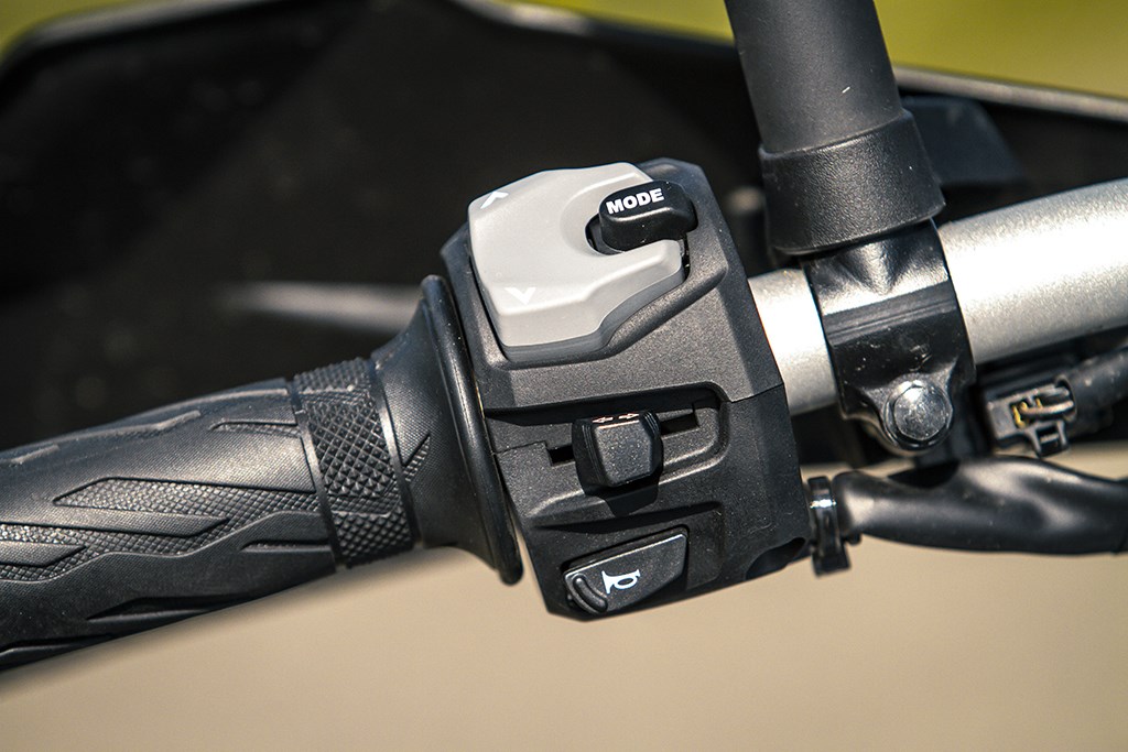 suzuki_my23_v-strom_800de_21