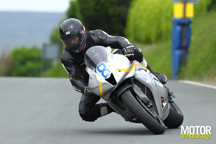 Guy-Martin-on-way-to-a-Supersport-second