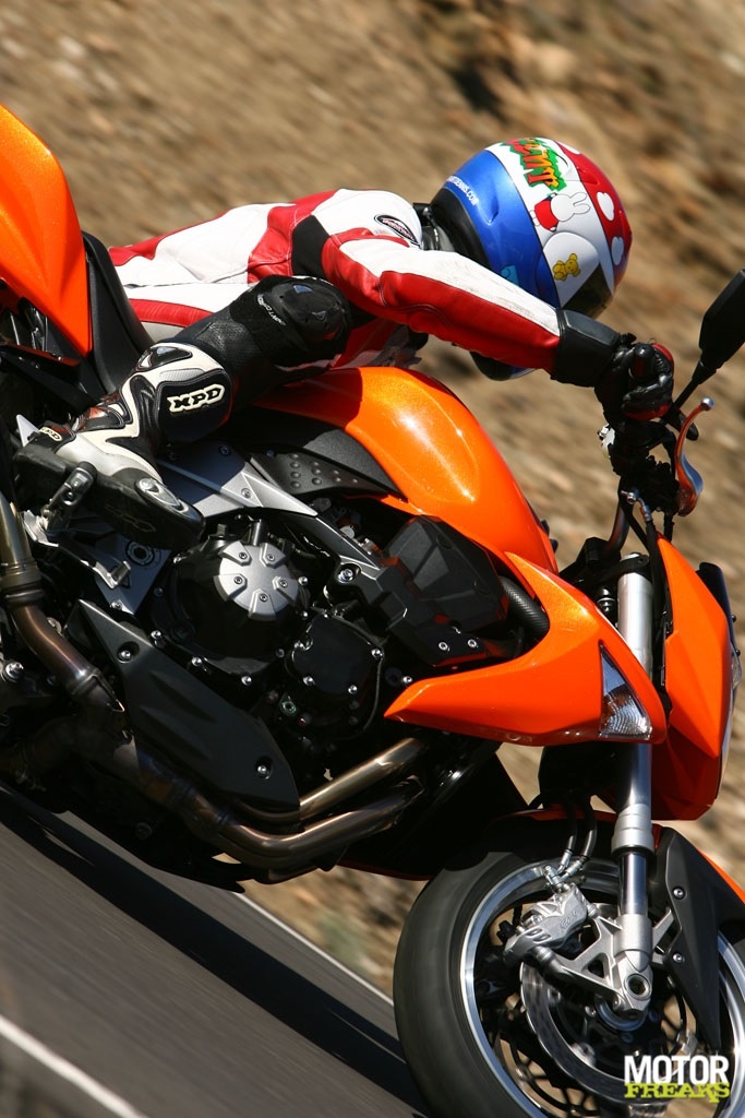 kawasaki_z1000_1_1.jpg