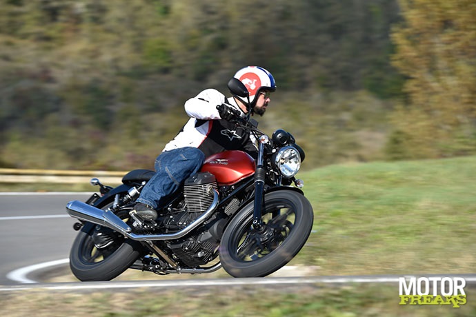 Moto Guzzi 2015 V7