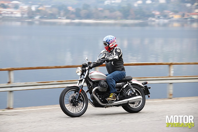 Moto Guzzi V9 Roamer