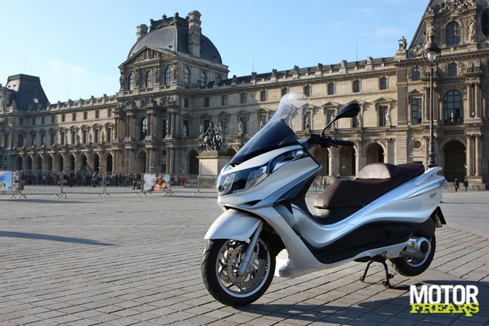 Piaggio X10