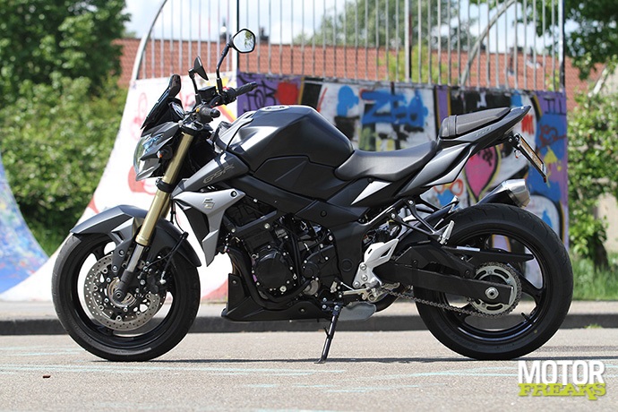 Suzuki GSR750