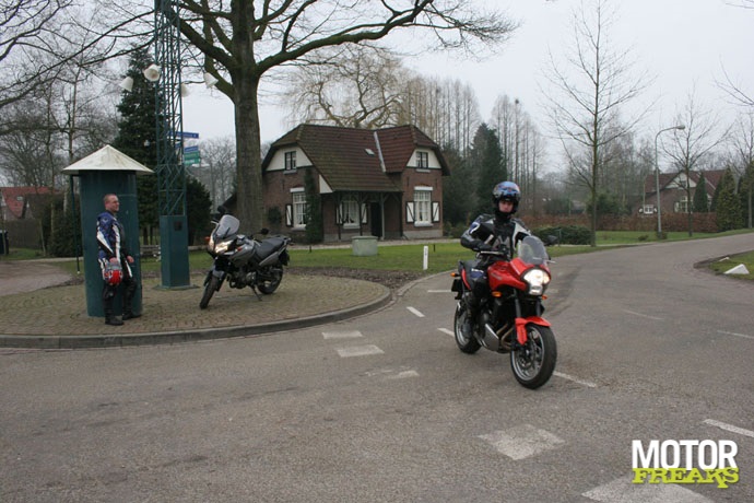 versys_v-strom_1_2.jpg