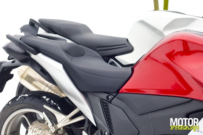 VFR-BMW0102.jpg