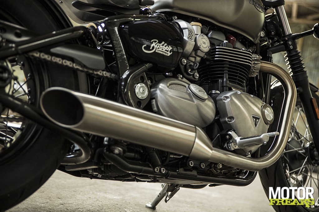 triumph_bonneville_bobber_39
