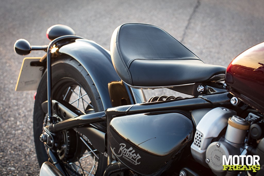 triumph_bonneville_bobber_51