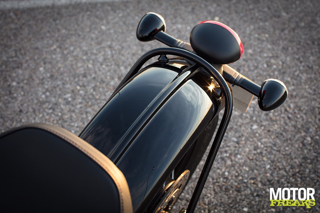 triumph_bonneville_bobber_54