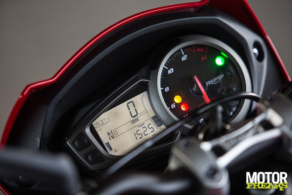 triumph_my17_street_triple_a2_13